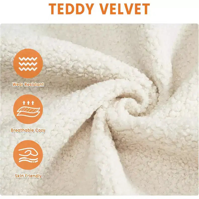 Divano a 3 posti da 210 cm con seduta profonda e rivestimento in pile Teddy